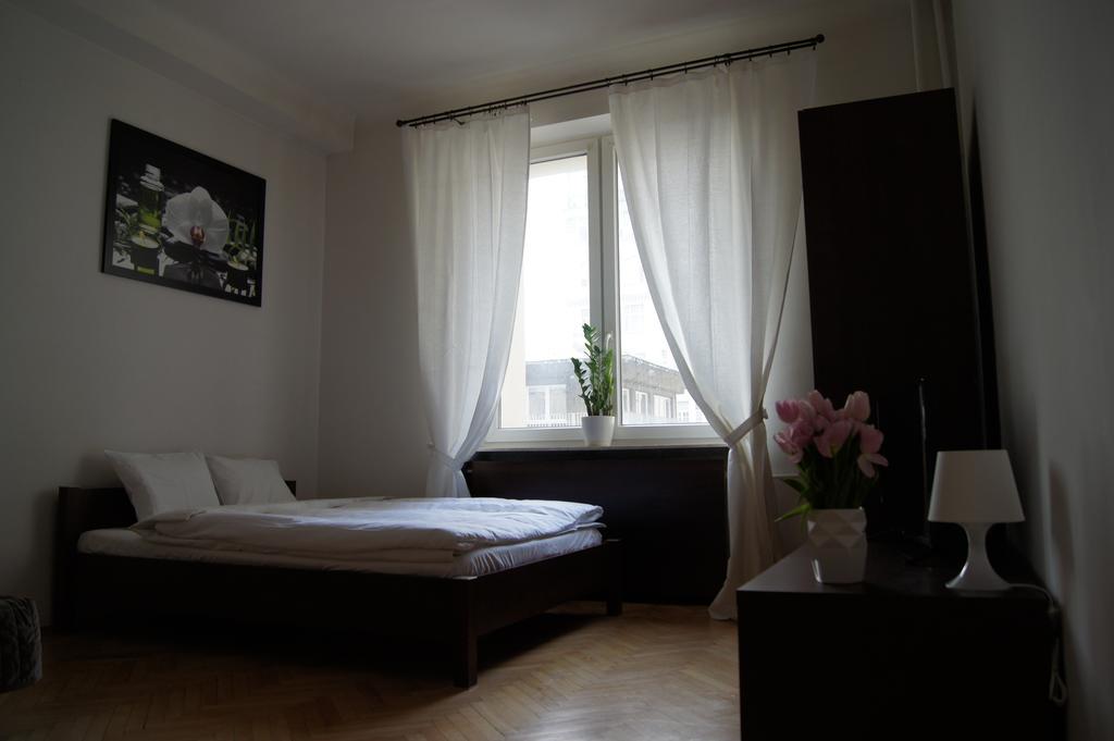 Krucza By Rental Apartments Варшава Экстерьер фото