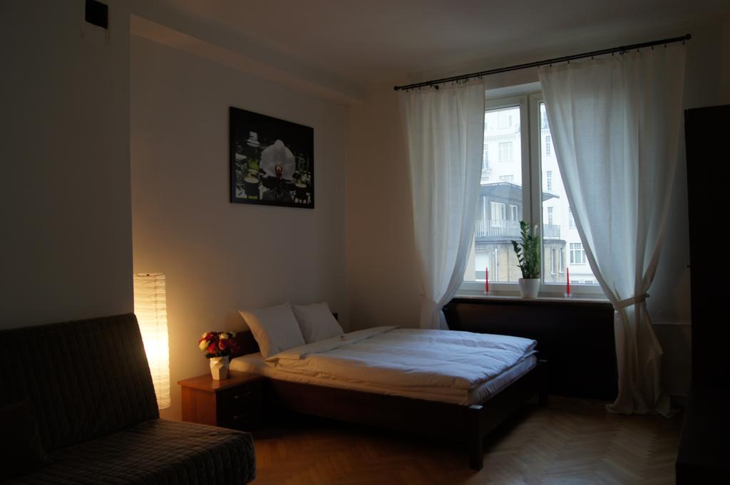 Krucza By Rental Apartments Варшава Экстерьер фото