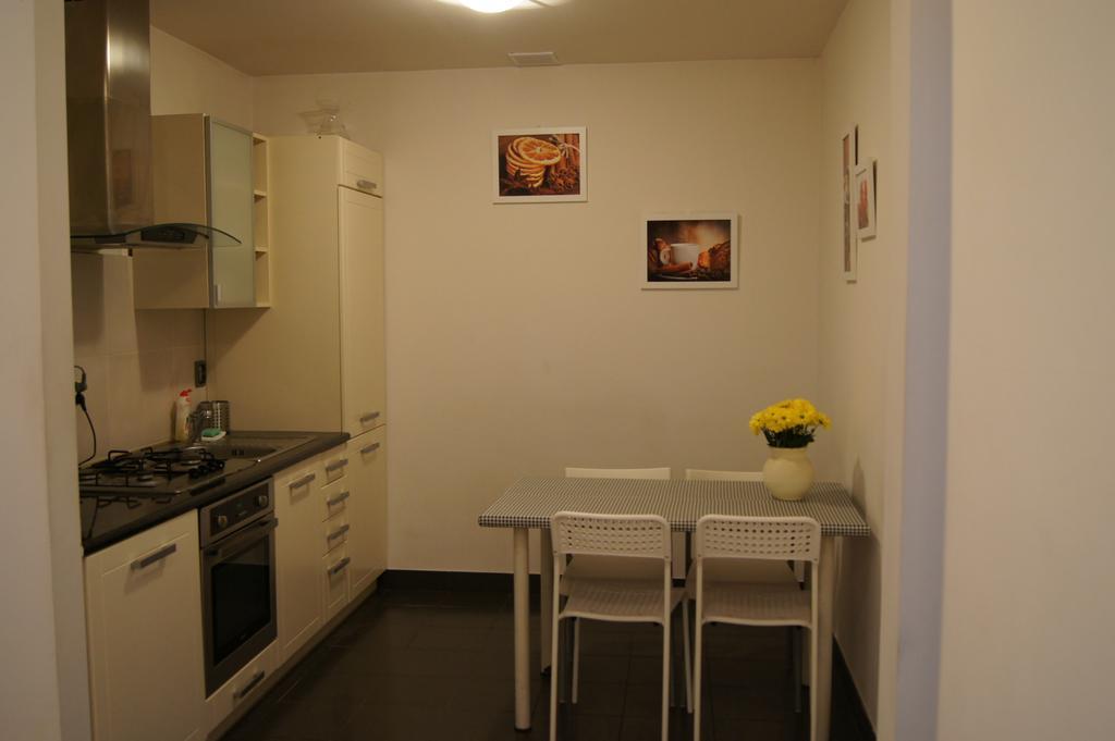 Krucza By Rental Apartments Варшава Экстерьер фото