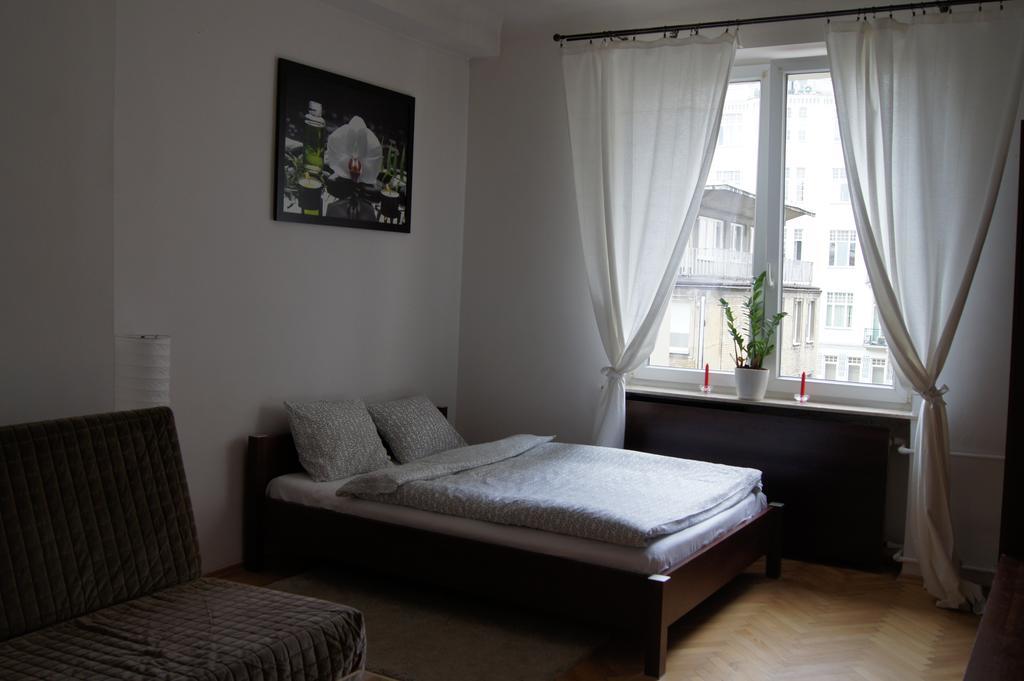 Krucza By Rental Apartments Варшава Экстерьер фото